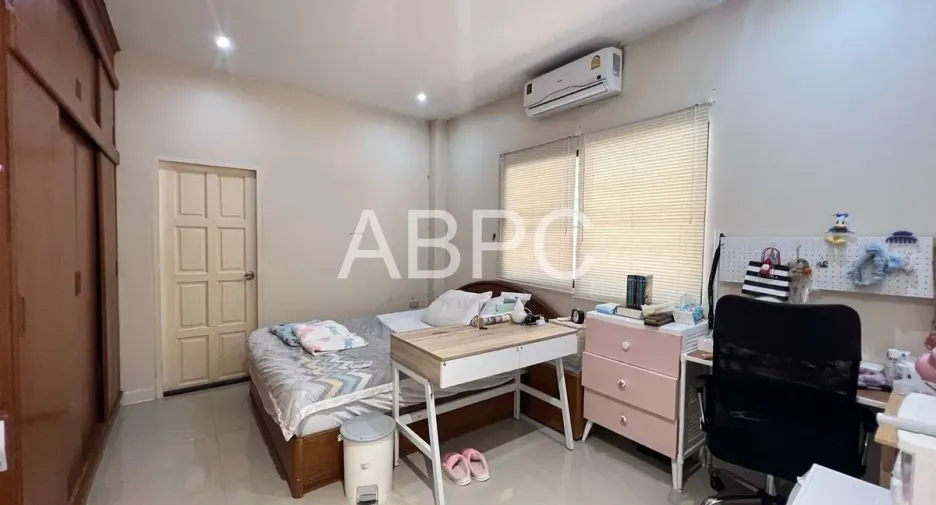 For rent and for sale 3 bedrooms house in Bang Lamung, Chonburi