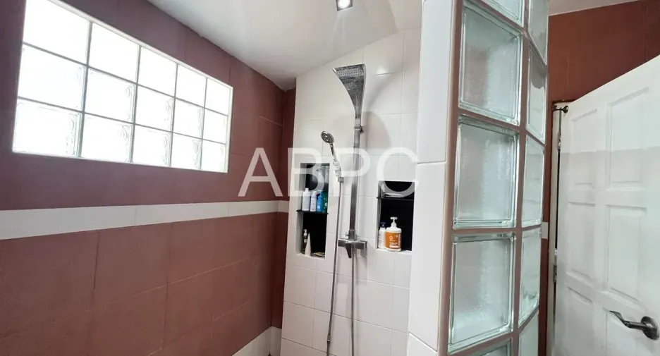 For rent and for sale 3 bedrooms house in Bang Lamung, Chonburi