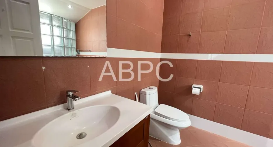 For rent and for sale 3 bedrooms house in Bang Lamung, Chonburi