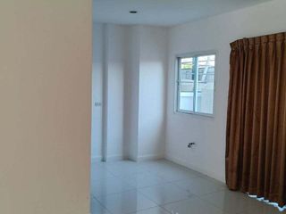 For rent 3 Beds townhouse in Lat Phrao, Bangkok