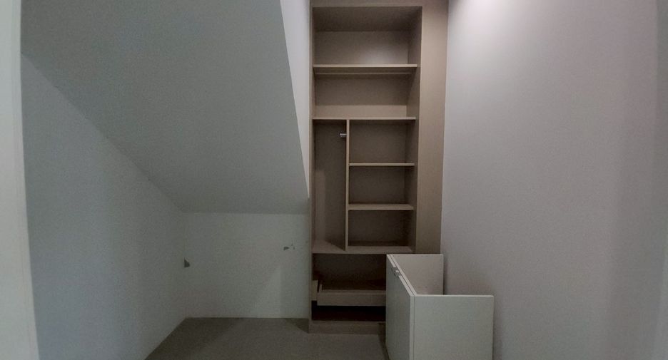 ให้เช่า 2 ห้องนอน คอนโด ใน วัฒนา, กรุงเทพฯ