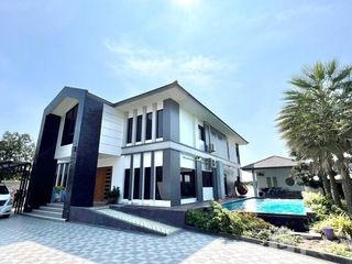 For sale 6 bed villa in Sai Noi, Nonthaburi