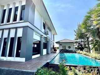 For sale 6 bed villa in Sai Noi, Nonthaburi