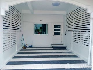 For sale 2 Beds townhouse in Mueang Lop Buri, Lopburi