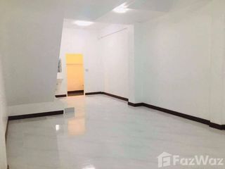 For sale 2 Beds townhouse in Mueang Lop Buri, Lopburi