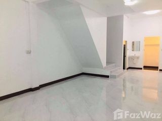 For sale 2 Beds townhouse in Mueang Lop Buri, Lopburi