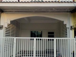 For sale 2 Beds townhouse in Mueang Lop Buri, Lopburi