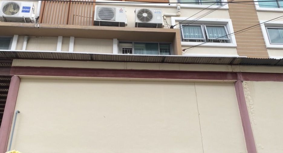 For sale 4 Beds townhouse in Bang Kruai, Nonthaburi