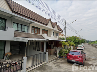 For sale 3 bed townhouse in Mueang Lamphun, Lamphun