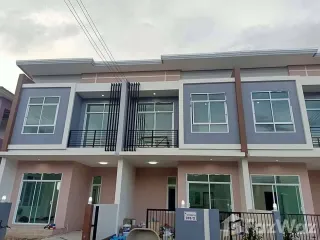 For sale 4 bed townhouse in Mueang Loei, Loei
