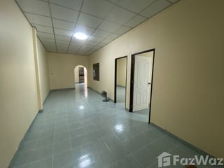 For sale 2 Beds townhouse in Mueang Nakhon Sawan, Nakhon Sawan