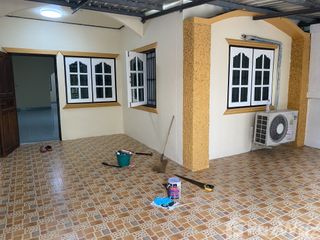 For sale 2 Beds townhouse in Mueang Nakhon Sawan, Nakhon Sawan