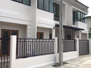 For sale 2 bed townhouse in Khao Yoi, Phetchaburi