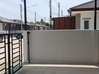 For rent 2 bed townhouse in Si Maha Phot, Prachin Buri