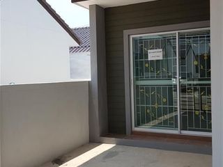 For rent 2 bed townhouse in Si Maha Phot, Prachin Buri