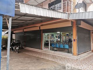 For sale 4 bed townhouse in Mueang Uttaradit, Uttaradit