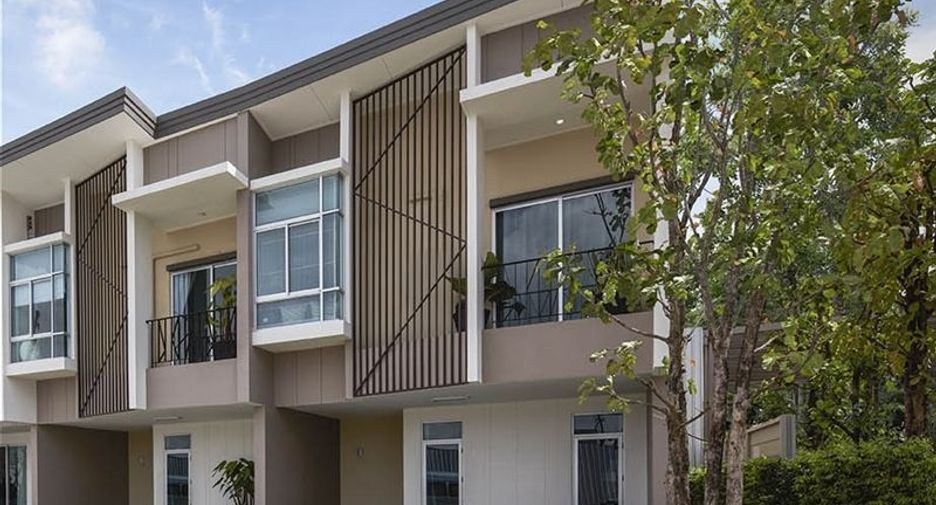 For sale 2 Beds townhouse in Mueang Pathum Thani, Pathum Thani