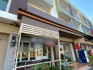 For sale 5 bed retail Space in Mueang Kamphaeng Phet, Kamphaeng Phet