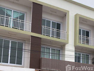 For sale 5 bed retail Space in Mueang Kamphaeng Phet, Kamphaeng Phet