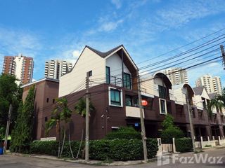 For sale 4 Beds townhouse in Pak Kret, Nonthaburi