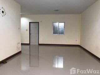 For rent 3 bed townhouse in Pluak Daeng, Rayong