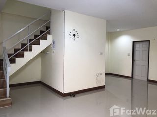 For rent 3 bed townhouse in Pluak Daeng, Rayong
