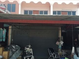 For sale 2 bed townhouse in Mueang Phrae, Phrae
