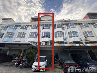 For sale 5 bed townhouse in Mueang Nonthaburi, Nonthaburi