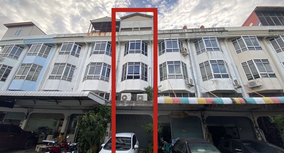 For sale 5 bed townhouse in Mueang Nonthaburi, Nonthaburi