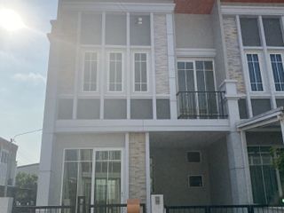 For sale 4 bed townhouse in Mueang Nonthaburi, Nonthaburi