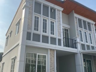 For sale 4 bed townhouse in Mueang Nonthaburi, Nonthaburi