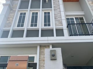 For sale 4 bed townhouse in Mueang Nonthaburi, Nonthaburi