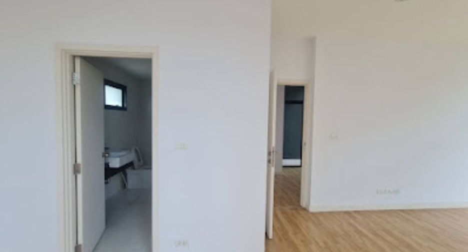 For sale 4 bed townhouse in Mueang Nonthaburi, Nonthaburi