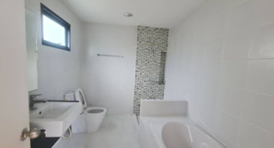 For sale 4 bed townhouse in Mueang Nonthaburi, Nonthaburi