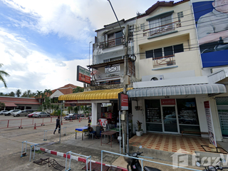 For sale 3 bed townhouse in Mueang Pattani, Pattani