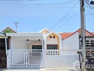 For sale 2 bed townhouse in Mueang Samut Sakhon, Samut Sakhon