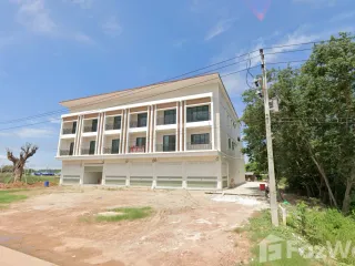 For sale 4 Beds townhouse in Mueang Nakhon Phanom, Nakhon Phanom