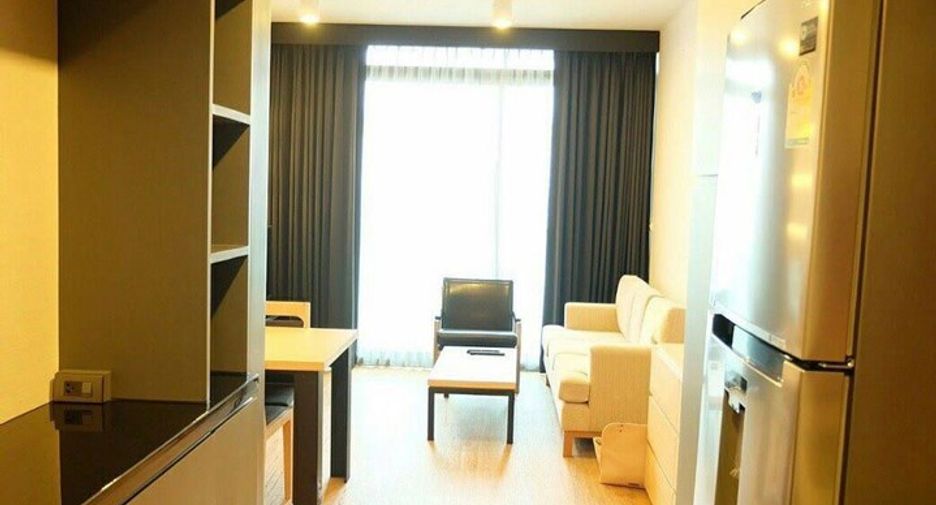For rent 3 bedrooms condo in Bang Rak, Bangkok
