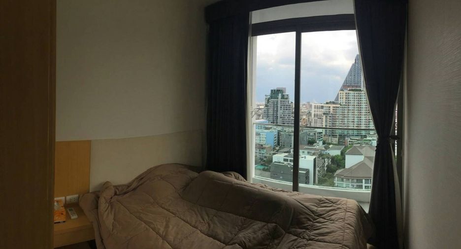 For rent 3 bedrooms condo in Bang Rak, Bangkok