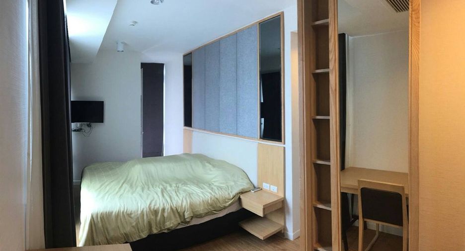 For rent 3 bedrooms condo in Bang Rak, Bangkok