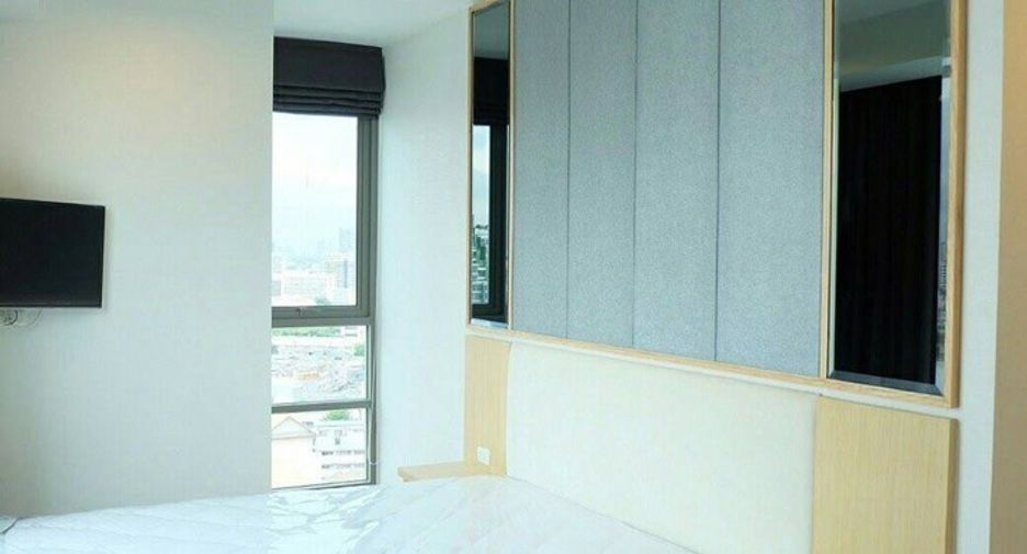 For rent 3 bedrooms condo in Bang Rak, Bangkok