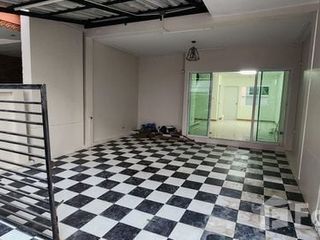 For rent 3 bed townhouse in Pak Kret, Nonthaburi