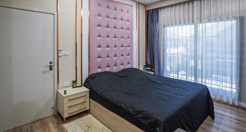 For sale 4 bed house in Pak Kret, Nonthaburi