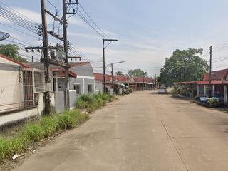 For sale 2 bed townhouse in Si Maha Phot, Prachin Buri