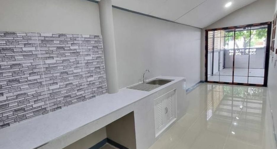 For sale 3 bed house in Sai Noi, Nonthaburi