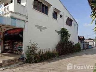 For sale 3 bed townhouse in Chiang Kham, Phayao