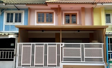 For sale 3 bed townhouse in Khlong Luang, Pathum Thani