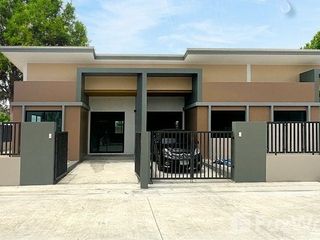 For sale 2 bed townhouse in Bang Nam Priao, Chachoengsao