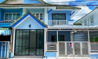 For sale 4 bed townhouse in Khlong Luang, Pathum Thani