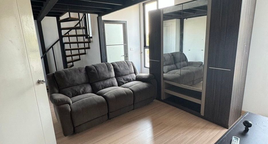 For sale 3 Beds townhouse in Lam Luk Ka, Pathum Thani